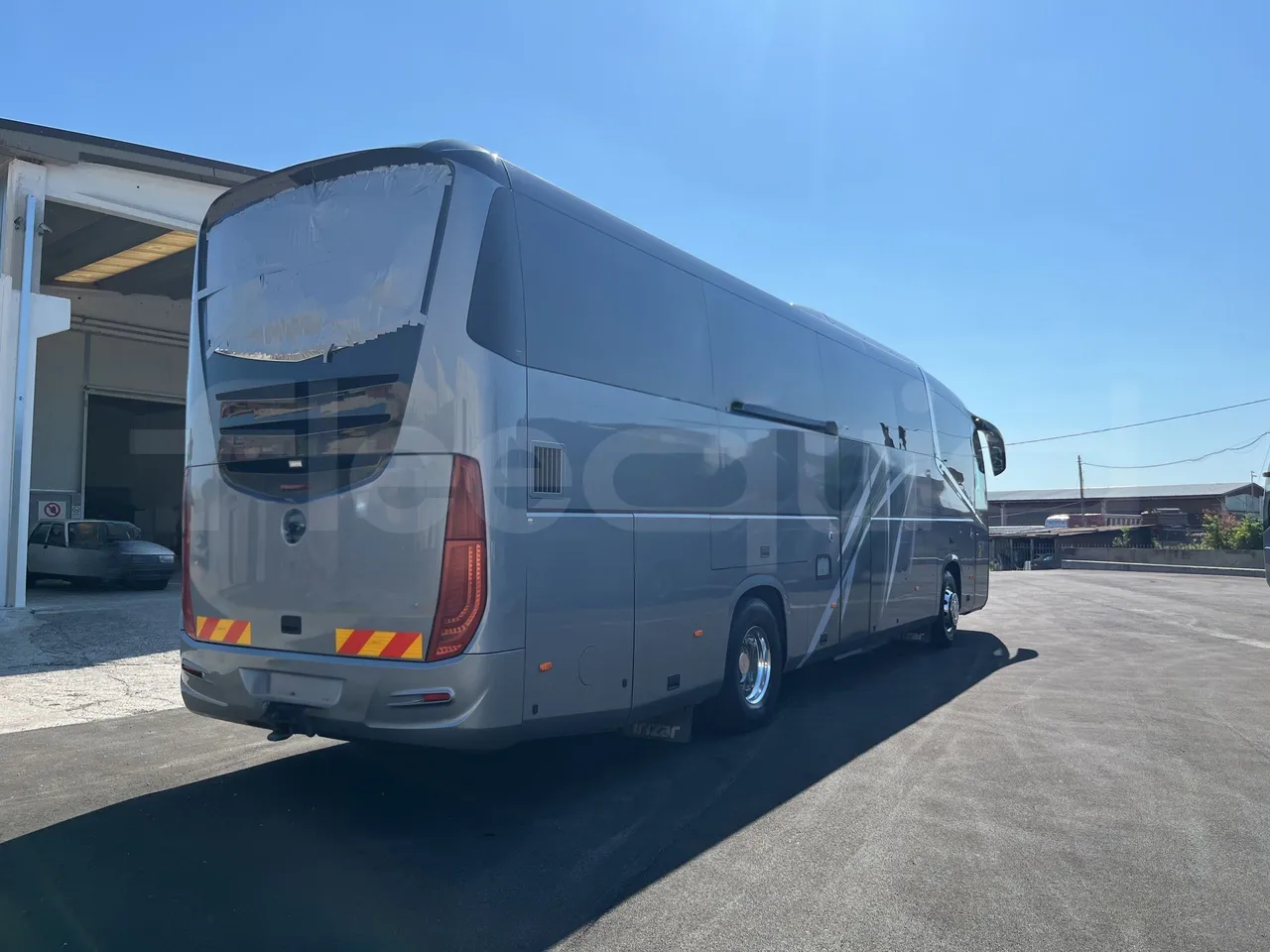 Irizar i6 - 3/4 Rear Right Side