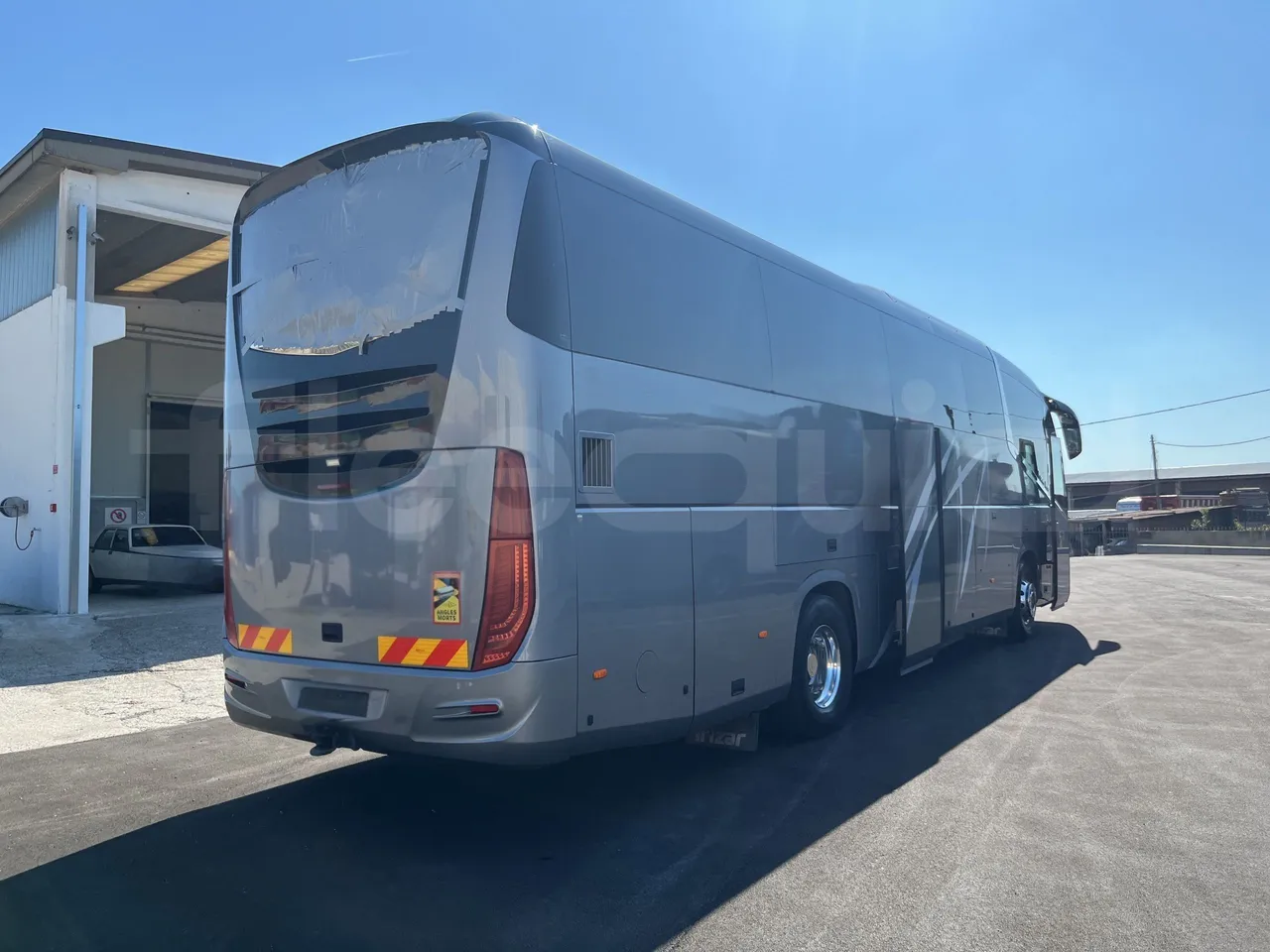 Irizar i6 - 3/4 Rear Right Side Doors Open