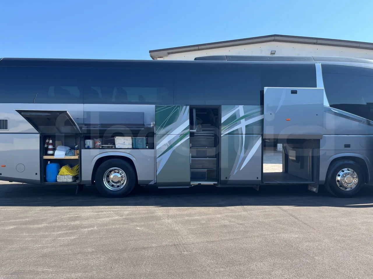 Irizar i6 - Luggage Rack Left Side