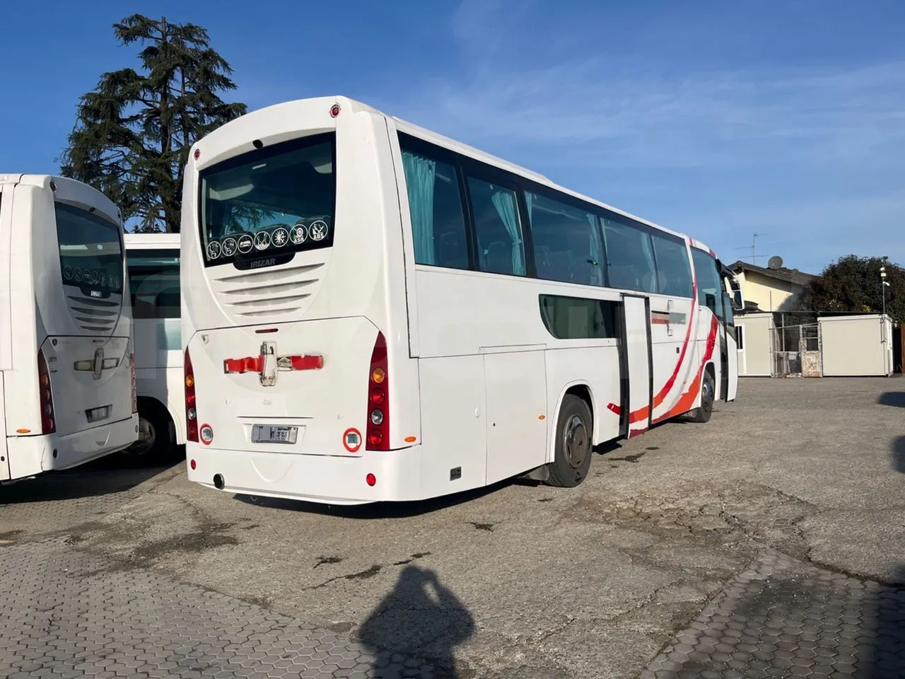 Irizar Scania K380EB - EUR4 - 279kW - 12m - 3/4 right rear doors open