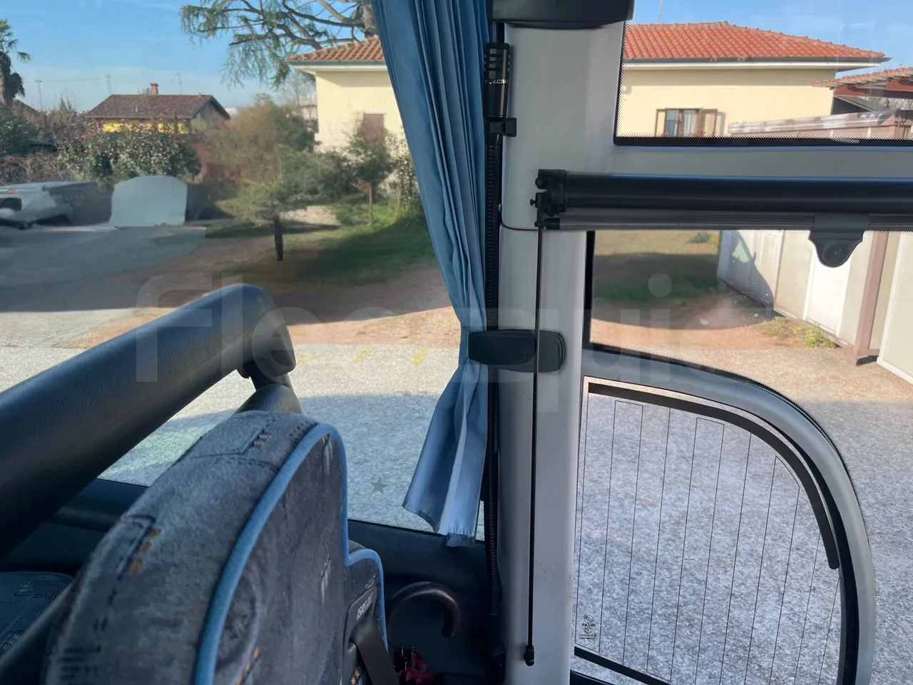 Irizar Scania K380EB - EUR4 - 279kW - 12m - driver microphone accessories photo