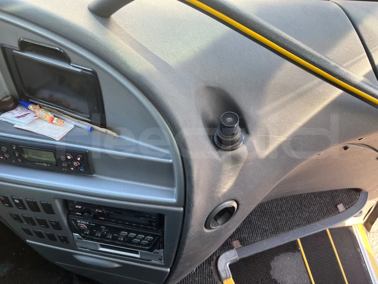 Irizar Scania K380EB - EUR4 - 279kW - 12m - hostes microphone accessories photo