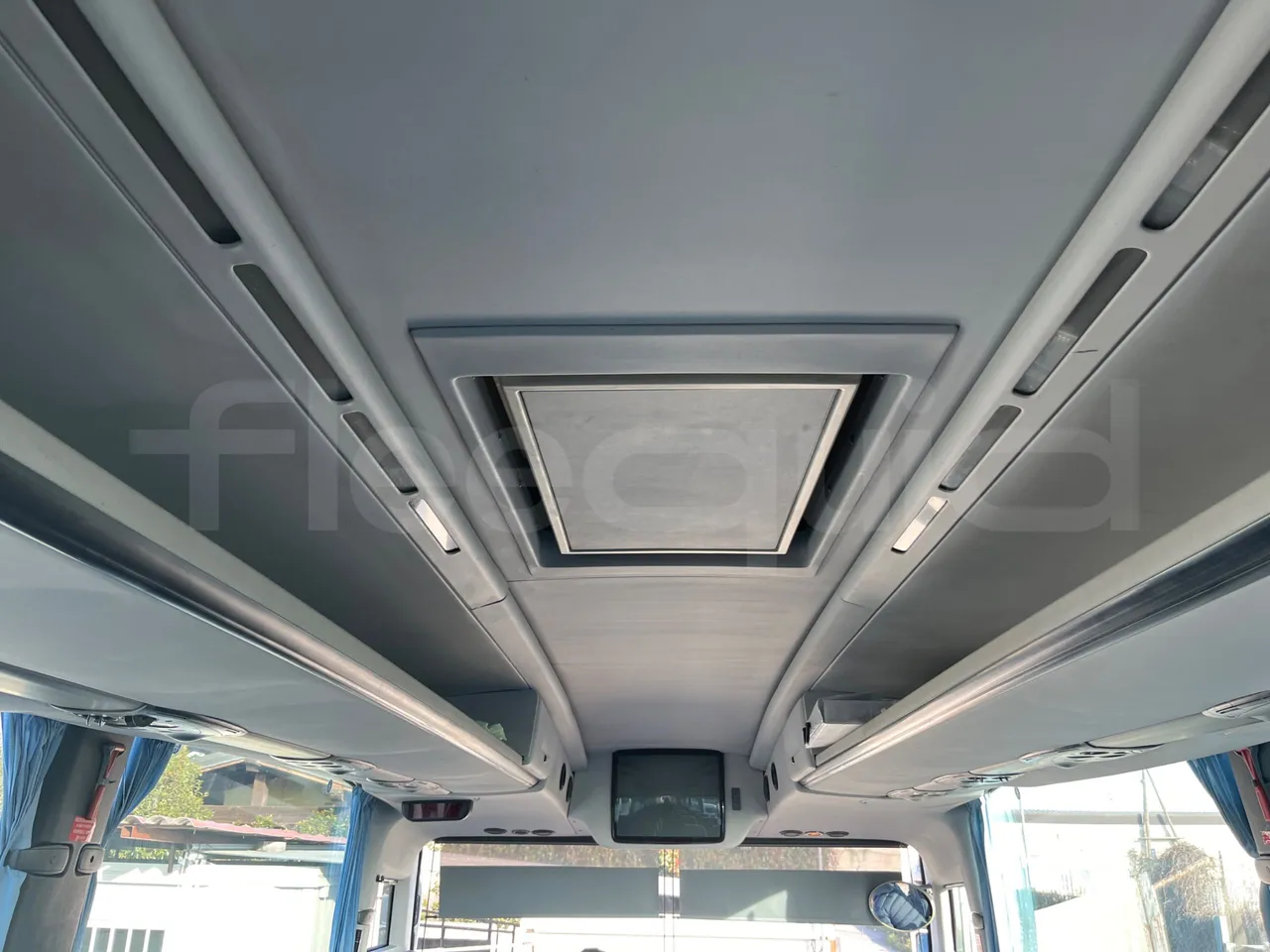 Irizar Scania K380EB - EUR4 - 279kW - 12m - roof hatch 1