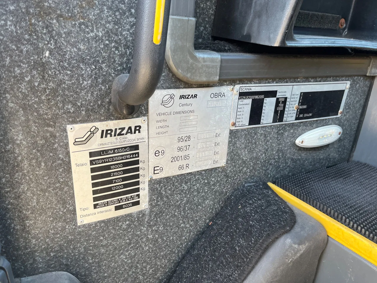 Irizar Scania K380EB - EUR4 - 279kW - 12m - vehicle plate photo