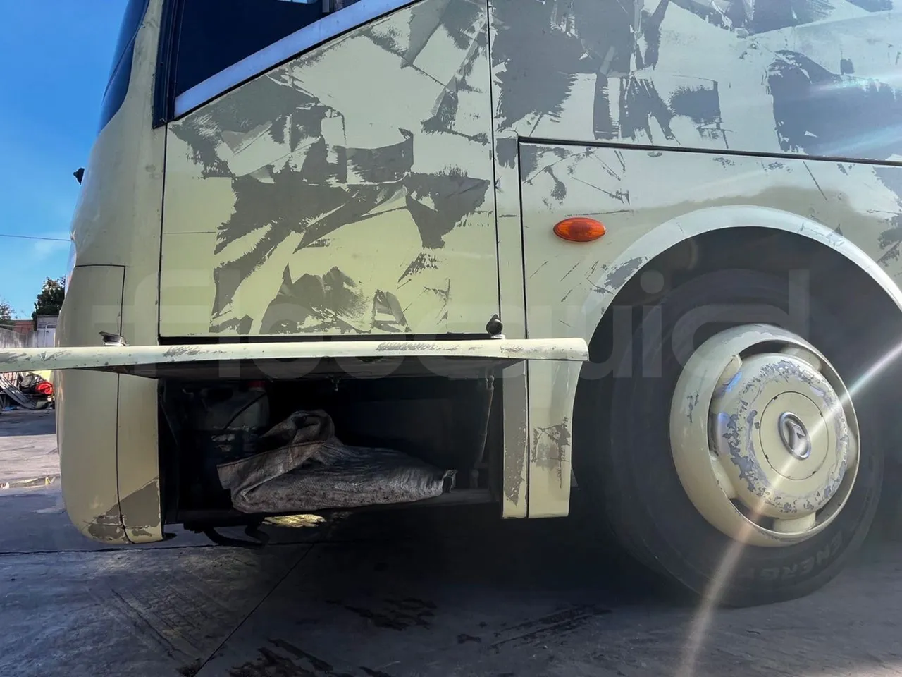 King Long XMQ6900 XMQ6900 - Euro5 - 178kW - 8.995mt - 3/4 right front doors open