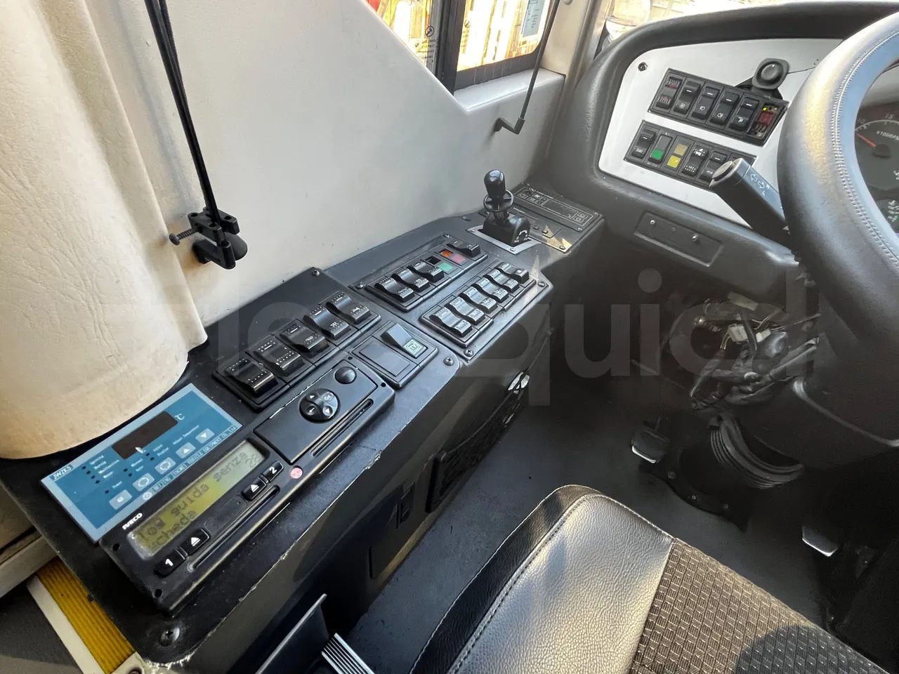 King Long XMQ6900 XMQ6900 - Euro5 - 178kW - 8.995mt - radio accessories photo