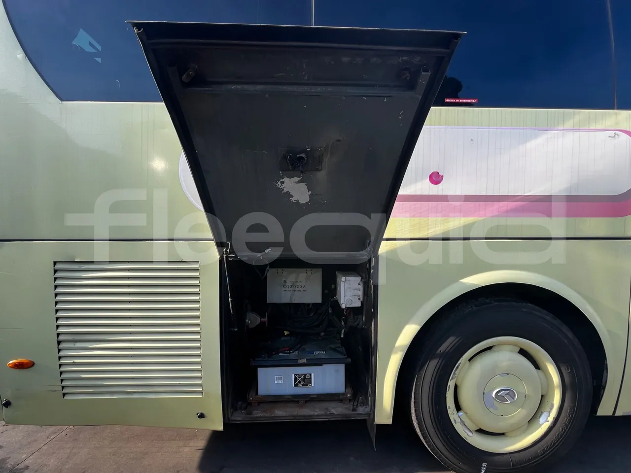 King Long XMQ6900 XMQ6900 - Euro5 - 178kW - 8.995mt - external compartments photo