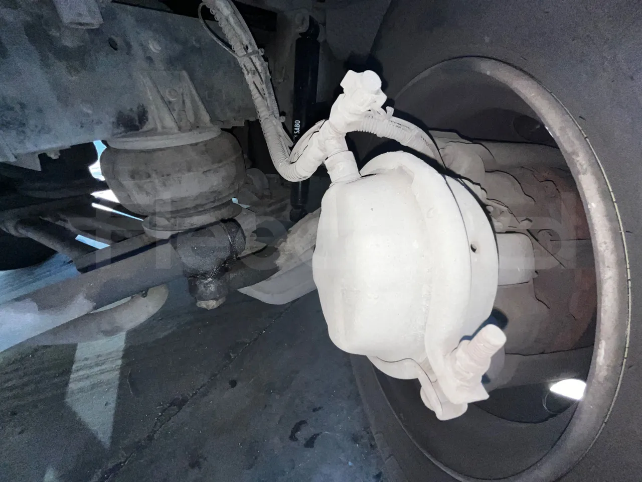 King Long XMQ6900 XMQ6900 - Euro5 - 178kW - 8.995mt - front brake calipers left