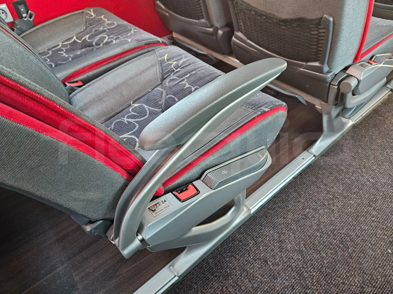 Mercedes-Benz Travego Travego - Euro 6 - 350 kW - 13 mt - armrest detail photo