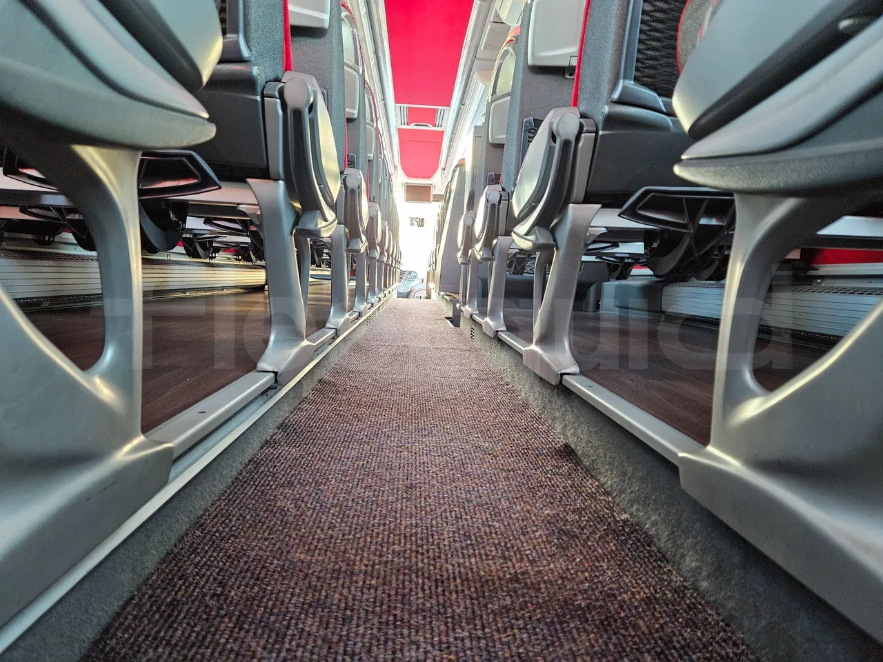 Mercedes-Benz Travego Travego - Euro 6 - 350 kW - 13 mt - seat brackets photo