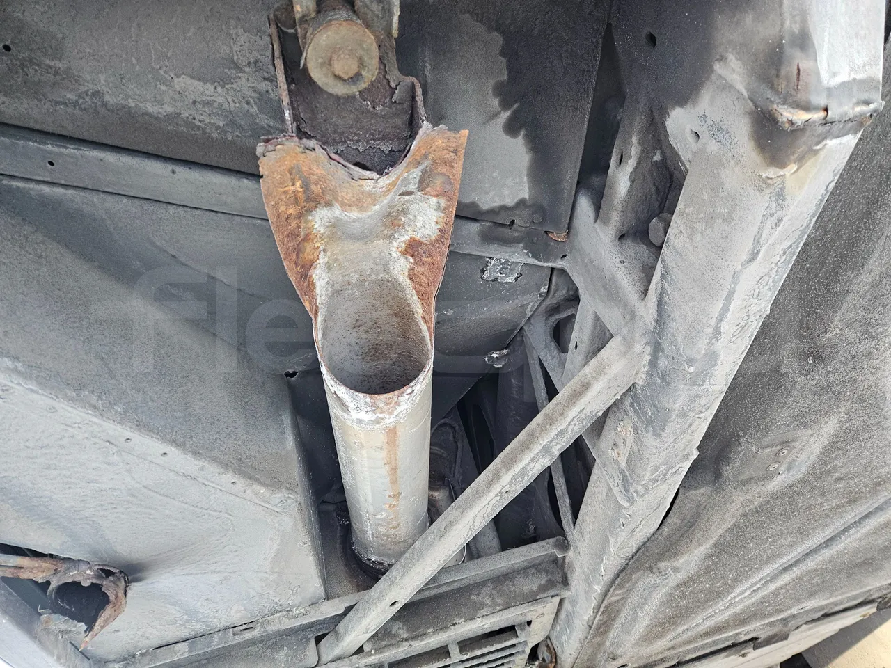 Mercedes-Benz Travego Travego - Euro 6 - 350 kW - 13 mt - exhaust photo