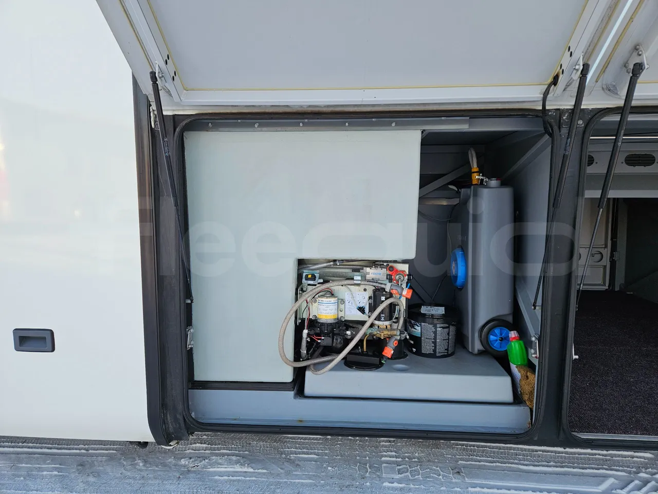 Mercedes-Benz Travego Travego - Euro 6 - 350 kW - 13 mt - external compartments photo