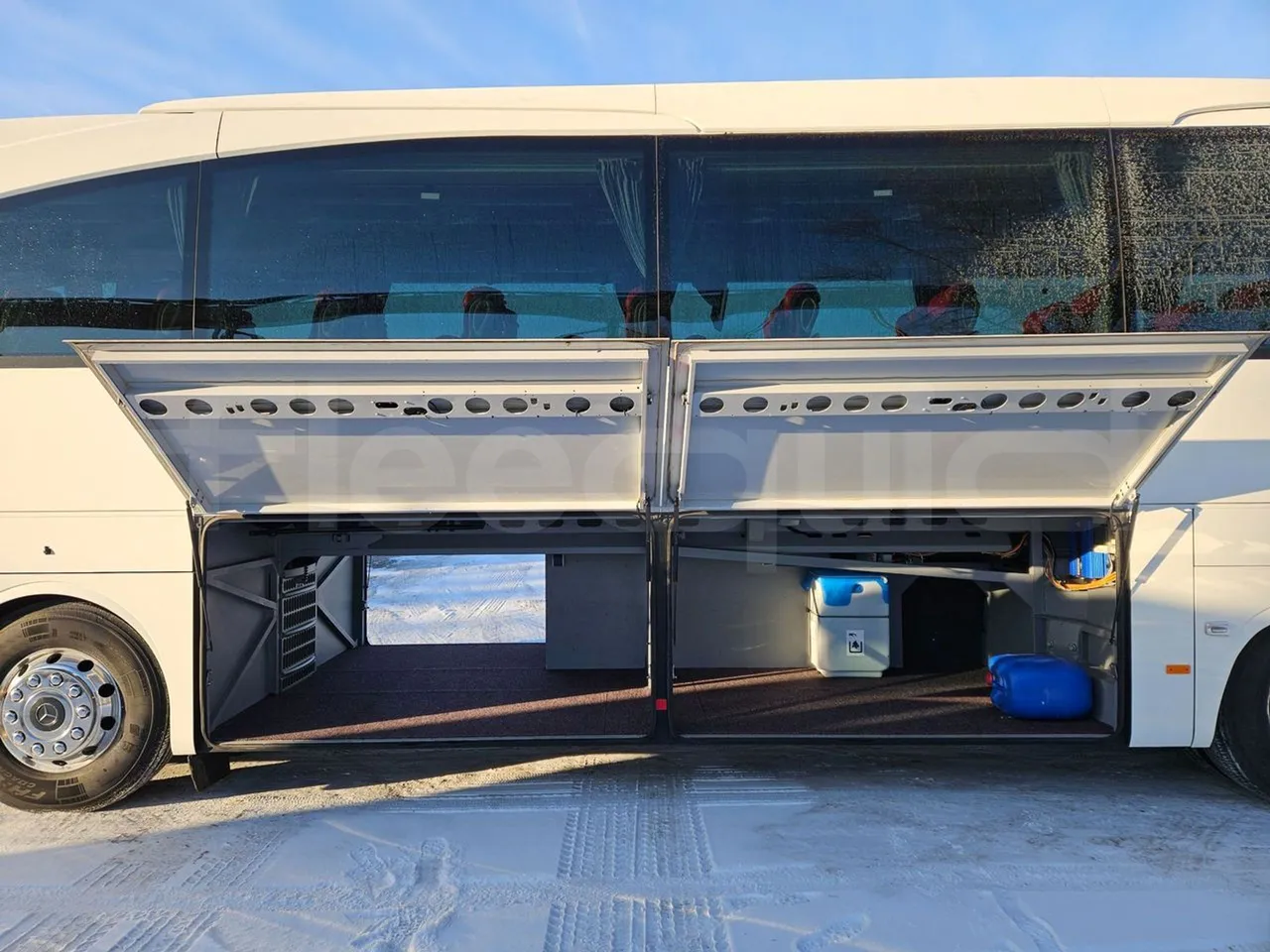 Mercedes-Benz Travego Travego - Euro 6 - 350 kW - 13 mt - luggage rack photo