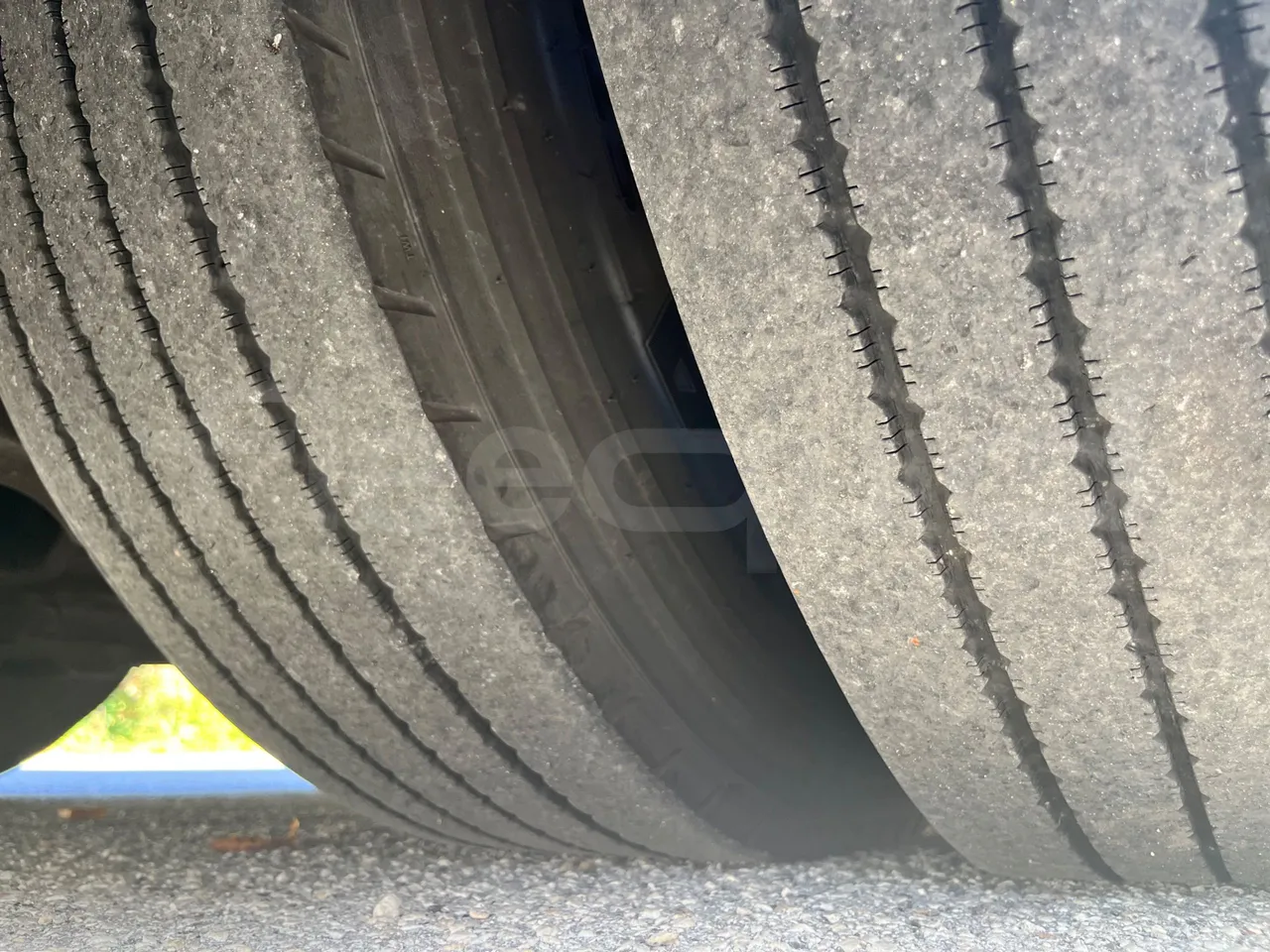 Vdl Futura 501E1 - EUR6 - 320kW - 12.875m - tread condition front tires left