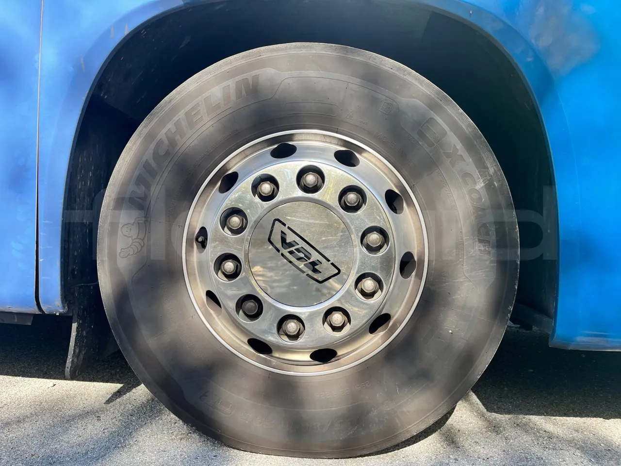 Vdl Futura 501E1 - EUR6 - 320kW - 12.875m - front left tire measurements