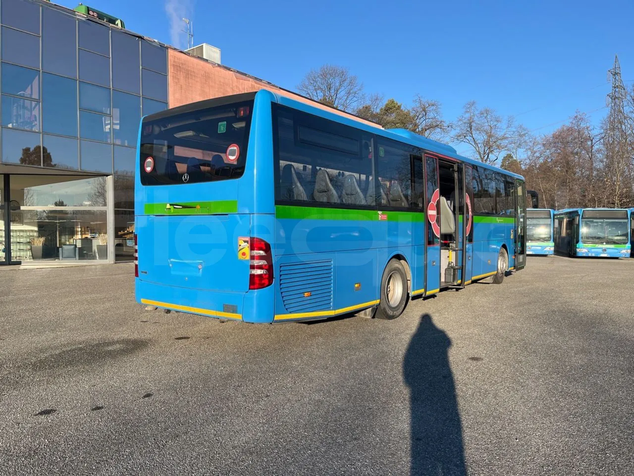 Mercedes-Benz Integro E5 4 - Euro5 - 220kW - 12.140mt - 3/4 right rear doors open