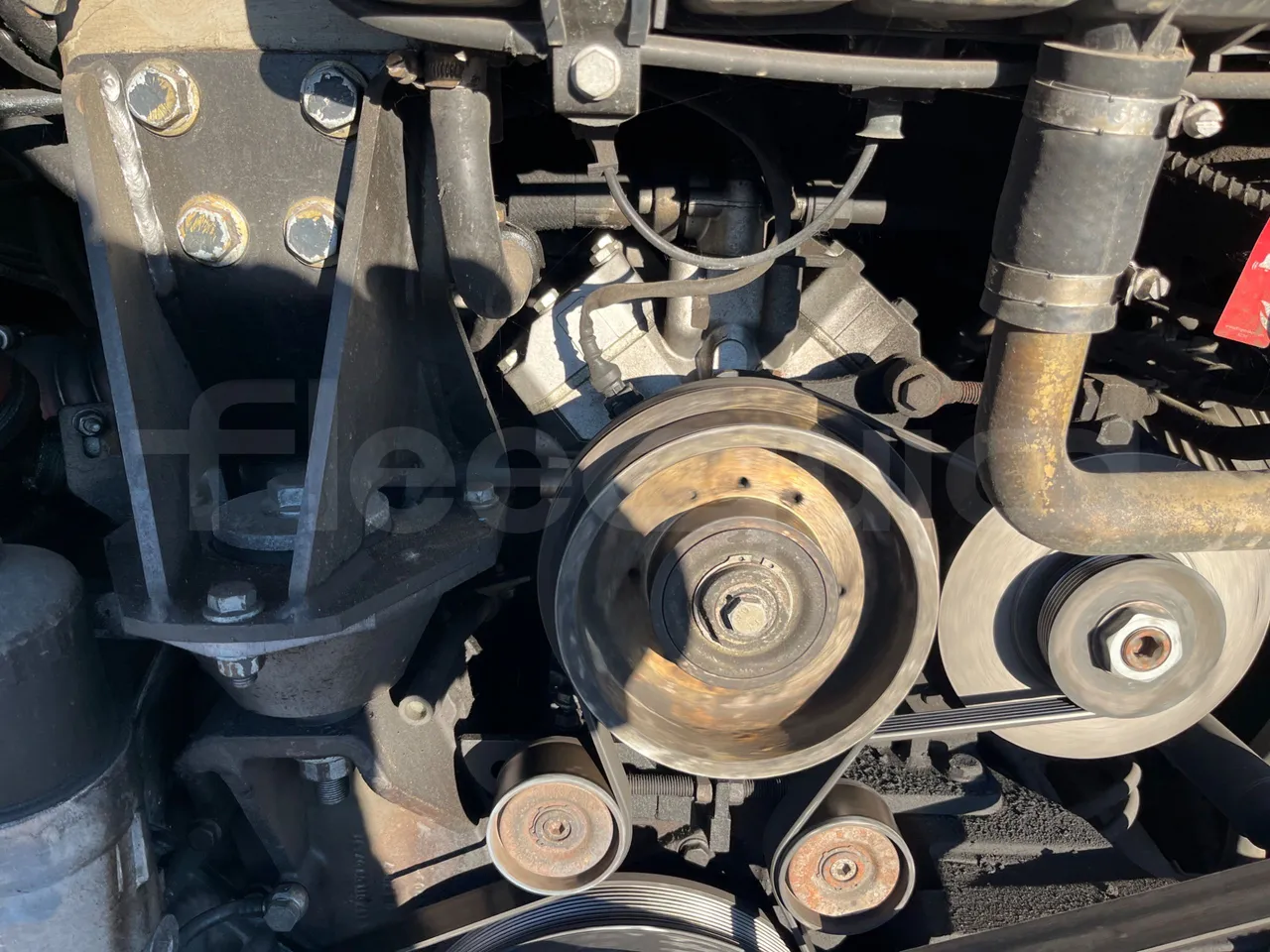 Mercedes-Benz Integro E5 4 - Euro5 - 220kW - 12.140mt - air conditioning compressor