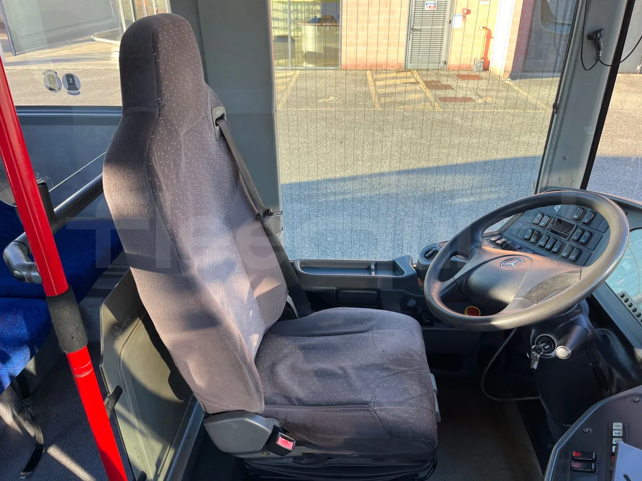 Mercedes-Benz Integro E5 4 - Euro5 - 220kW - 12.140mt - driver's seat photo