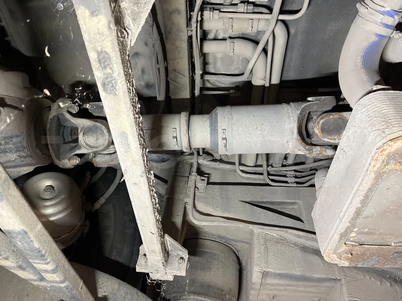 Mercedes-Benz Integro E5 4 - Euro5 - 220kW - 12.140mt - driveshaft photo