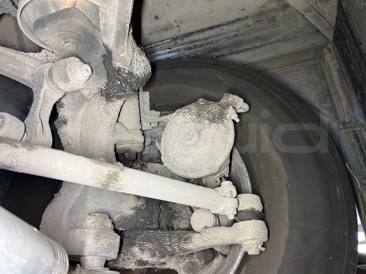 Mercedes-Benz Integro E5 4 - Euro5 - 220kW - 12.140mt - front brake calipers left