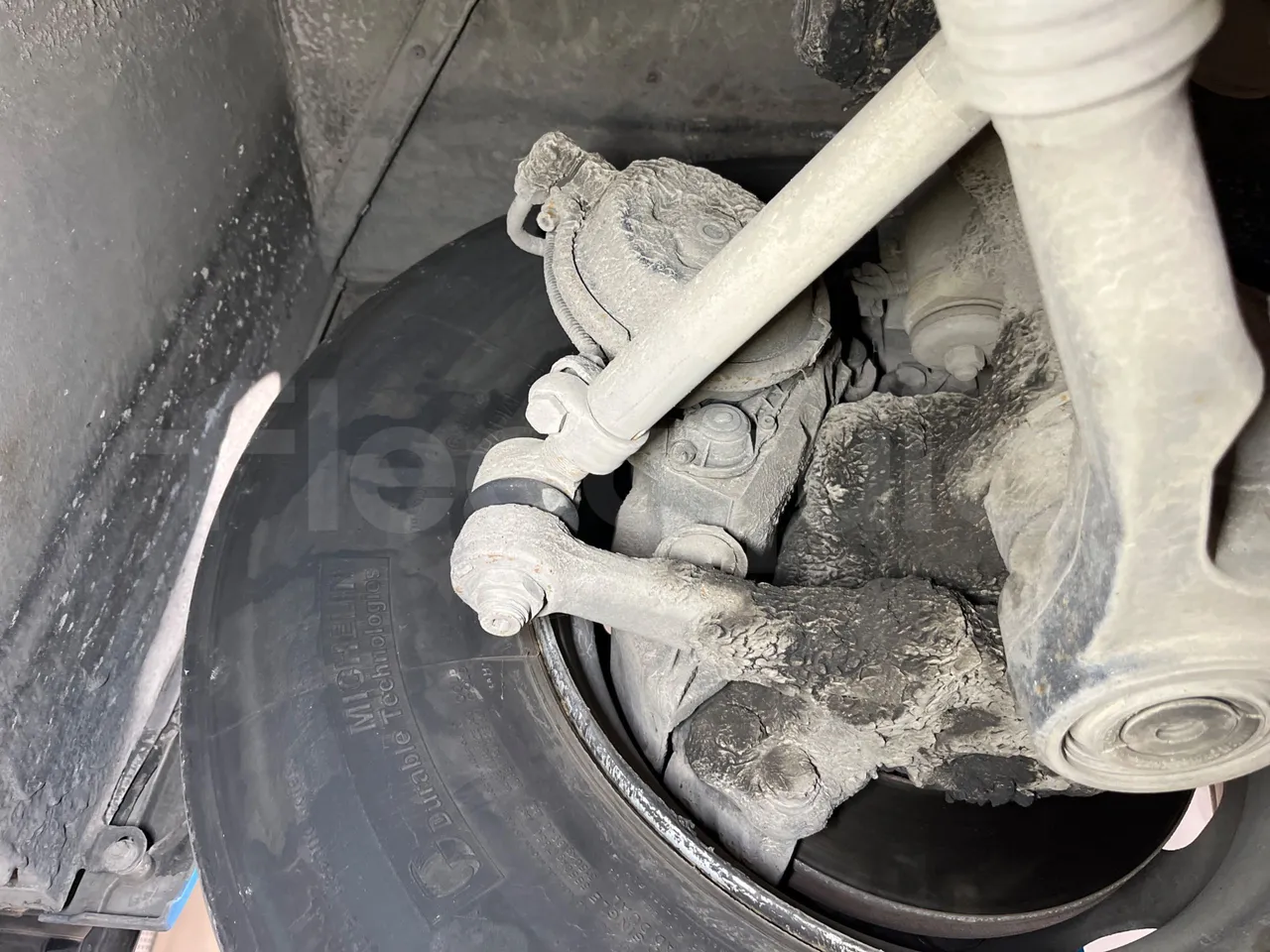 Mercedes-Benz Integro E5 4 - Euro5 - 220kW - 12.140mt - front brake calipers right