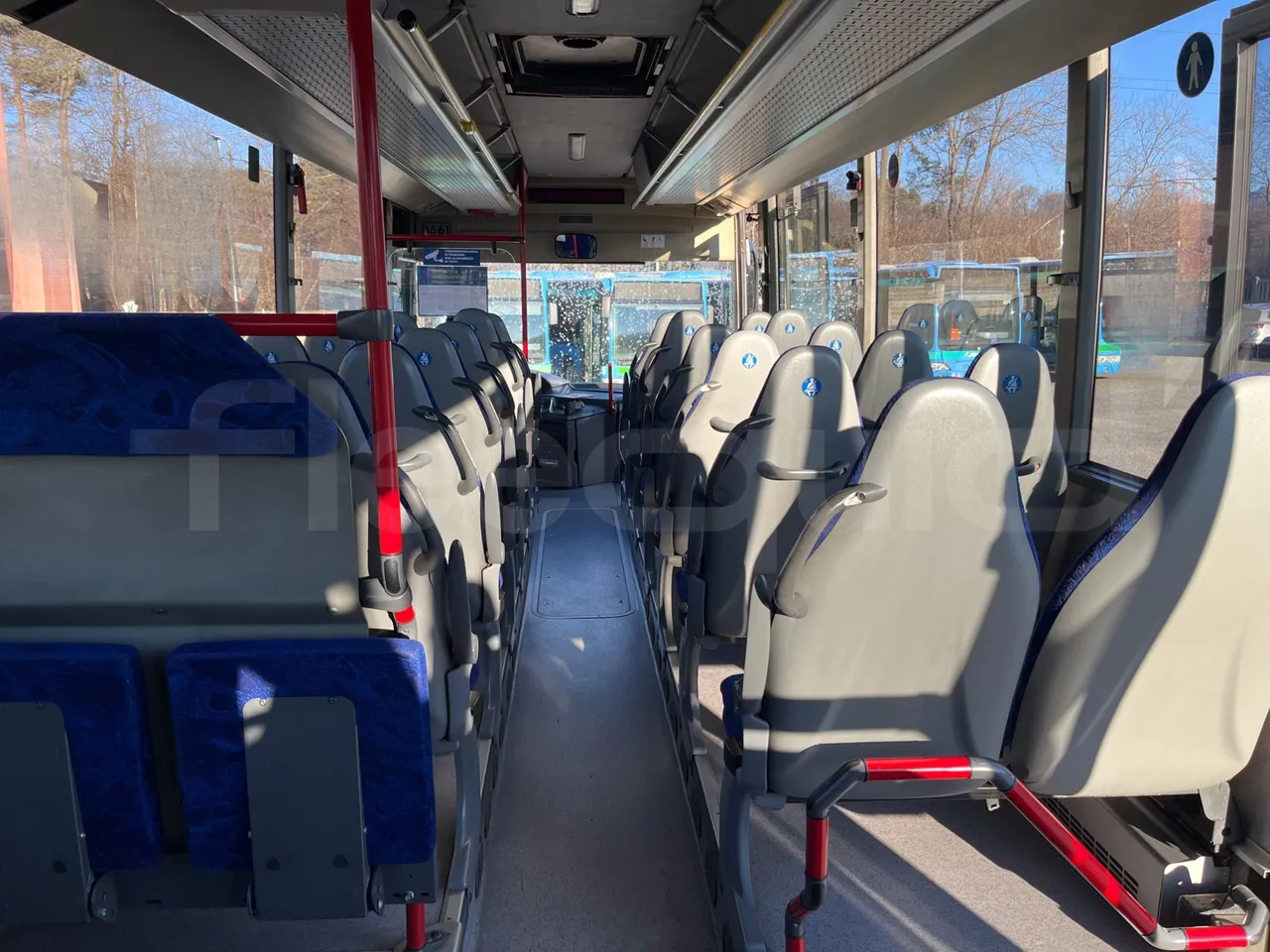 Mercedes-Benz Integro E5 4 - Euro5 - 220kW - 12.140mt - forward view middle aisle