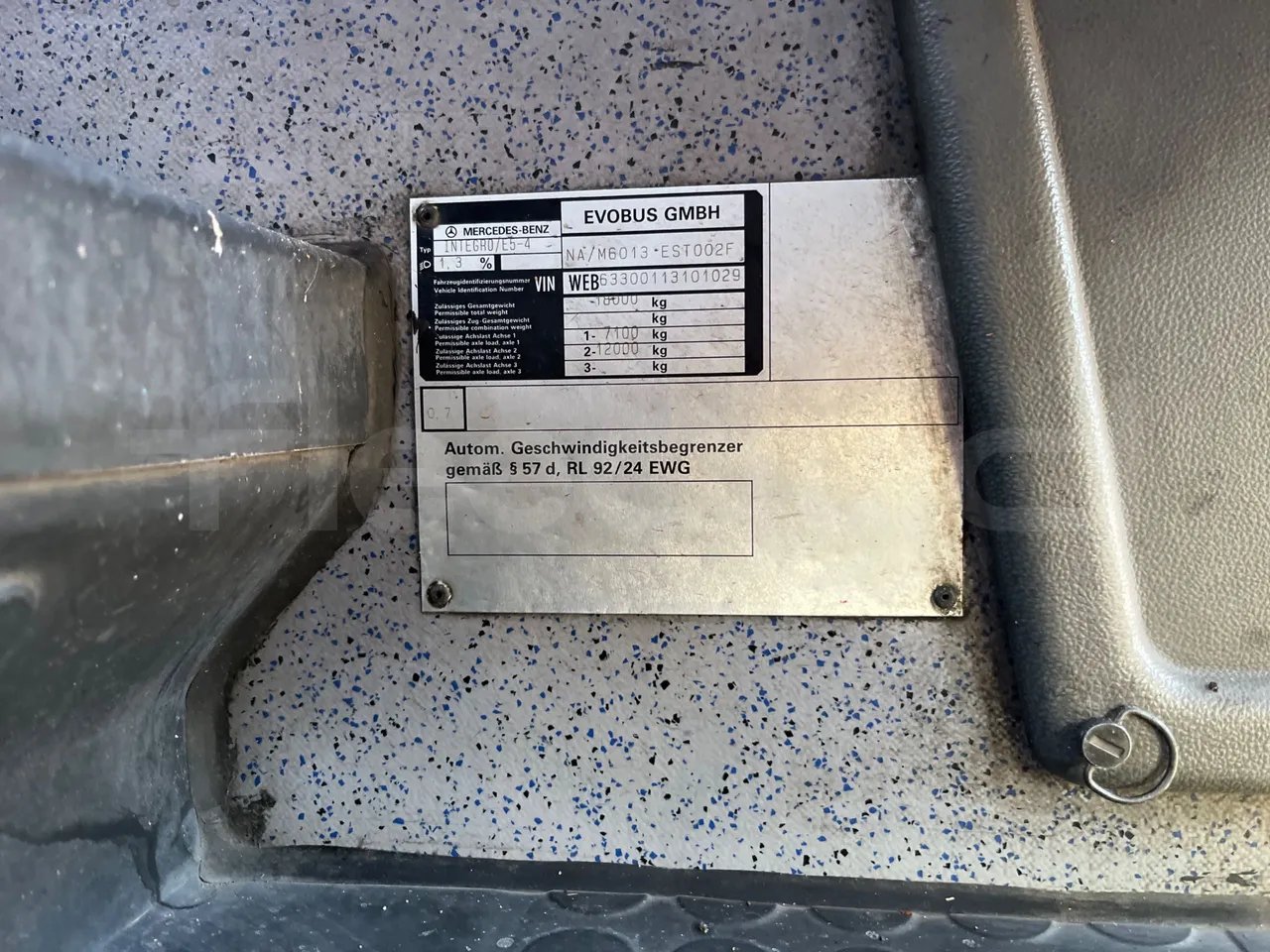 Mercedes-Benz Integro E5 4 - Euro5 - 220kW - 12.140mt - vehicle plate photo