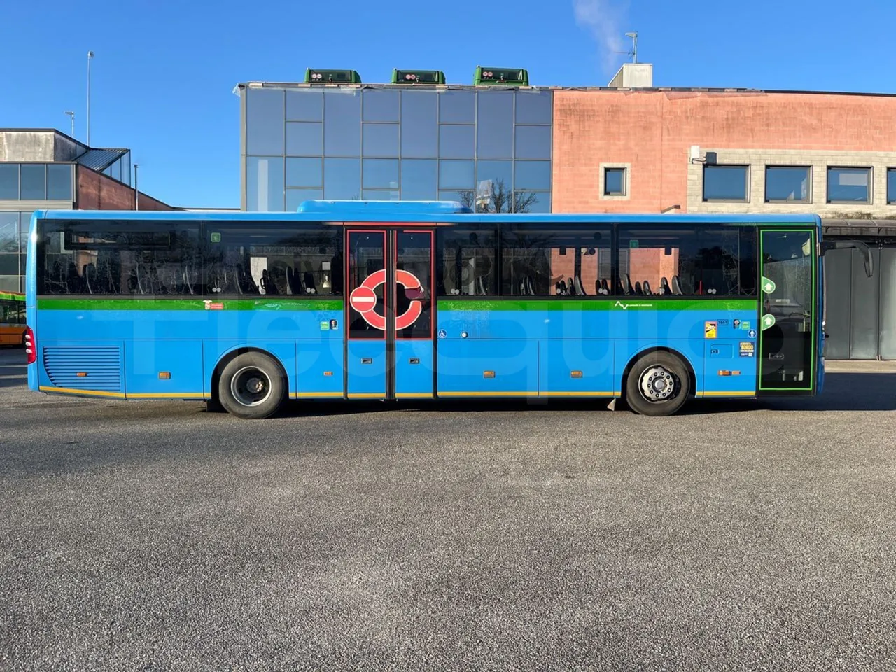 Mercedes-Benz Integro E5 4 - Euro5 - 220kW - 12.140mt - right side doors closed