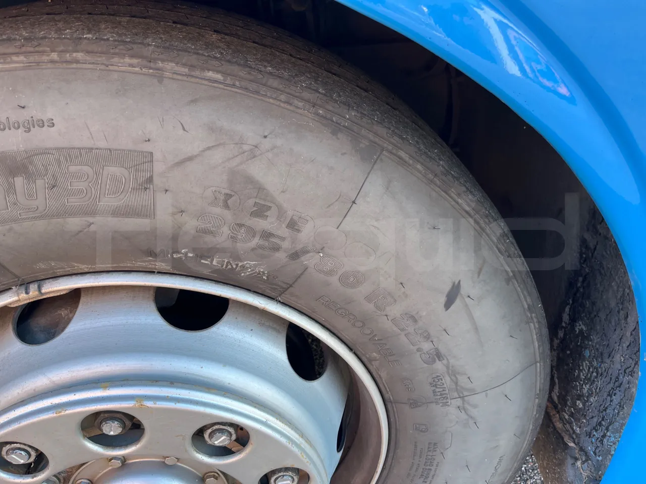 Mercedes-Benz Integro E5 4 - Euro5 - 220kW - 12.140mt - front left tire measurements