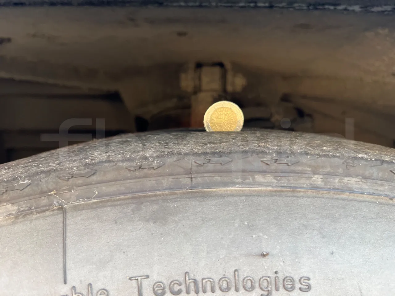 Mercedes-Benz Integro E5 4 - Euro5 - 220kW - 12.140mt - rear left tire photo