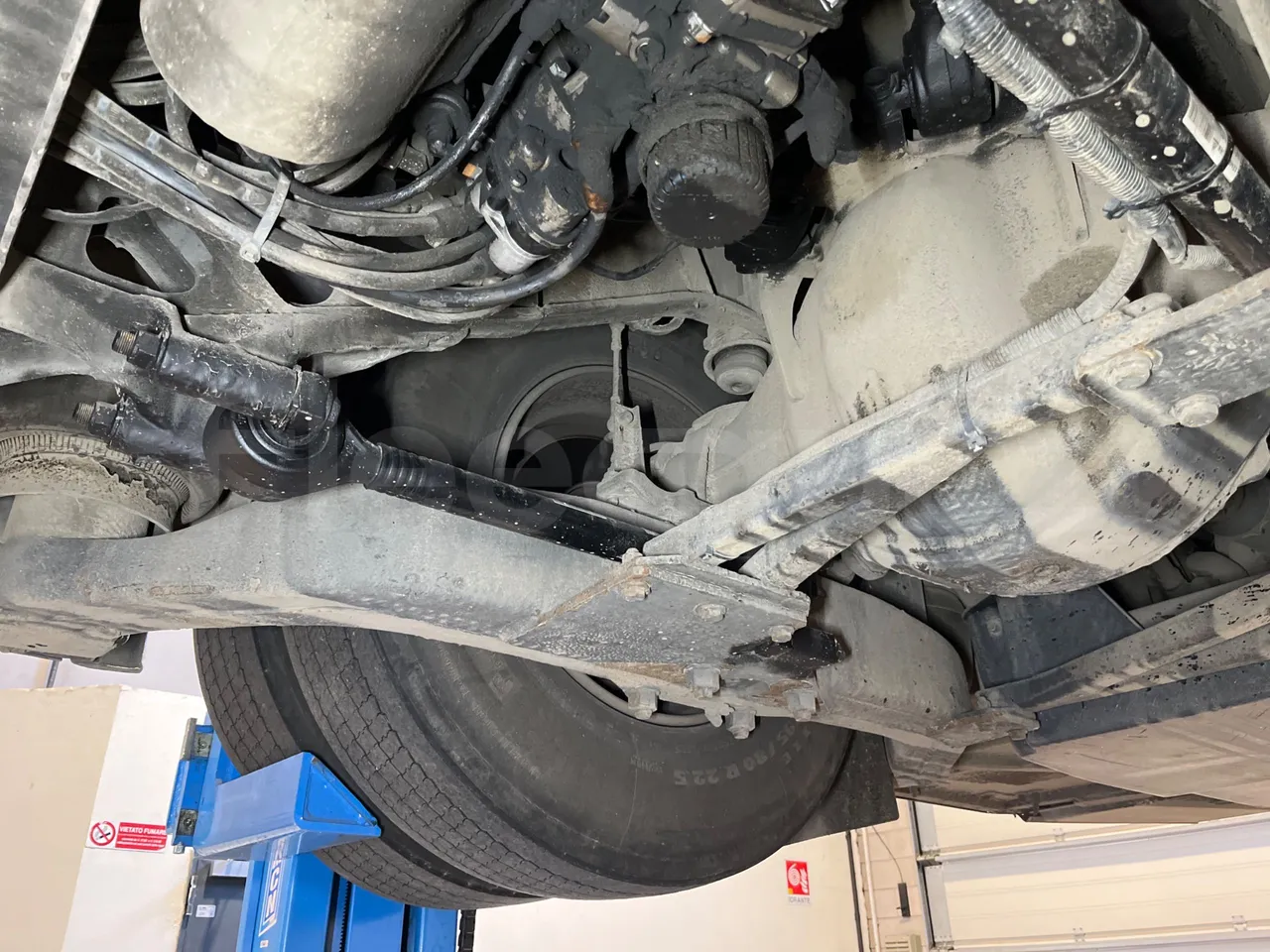 Mercedes-Benz Integro E5 4 - Euro5 - 220kW - 12.140mt - axle 3 right side