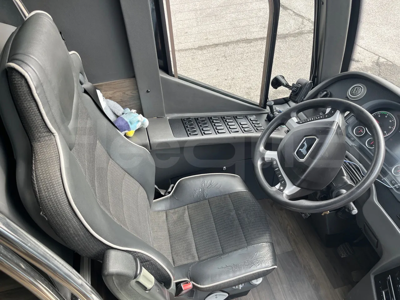 Man Lion's Coach JOACZ - Euro6 - 309kW - 12.101mt - driver's seat photo