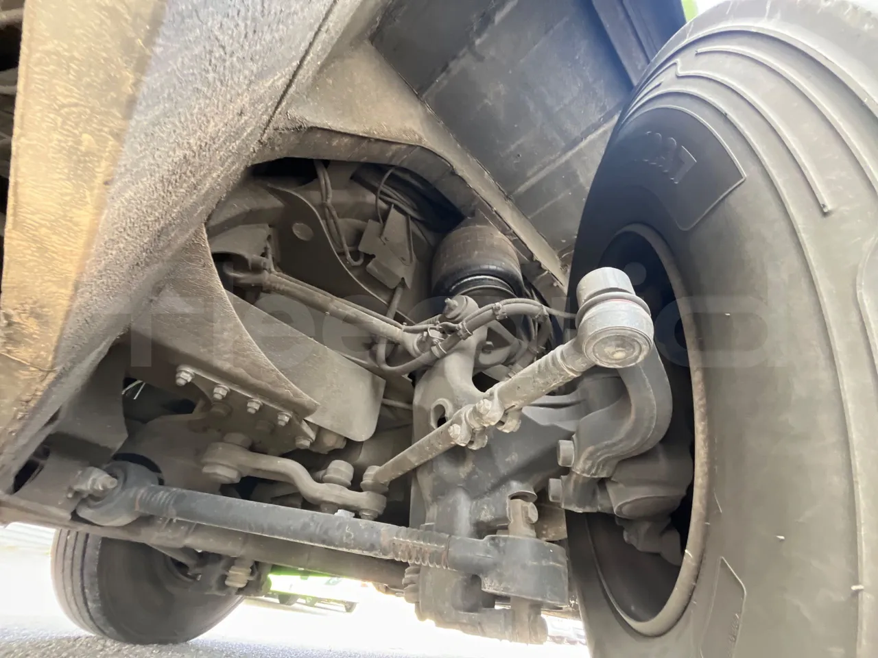 Man Lion's Coach JOACZ - Euro6 - 309kW - 12.101mt - front air springs left