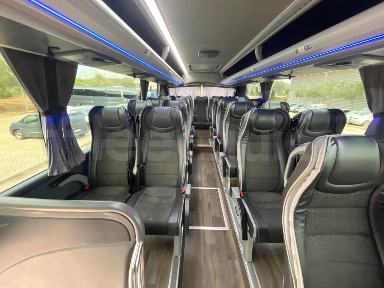 Man Lion's Coach JOACZ - Euro6 - 309kW - 12.101mt - reverse view middle aisle