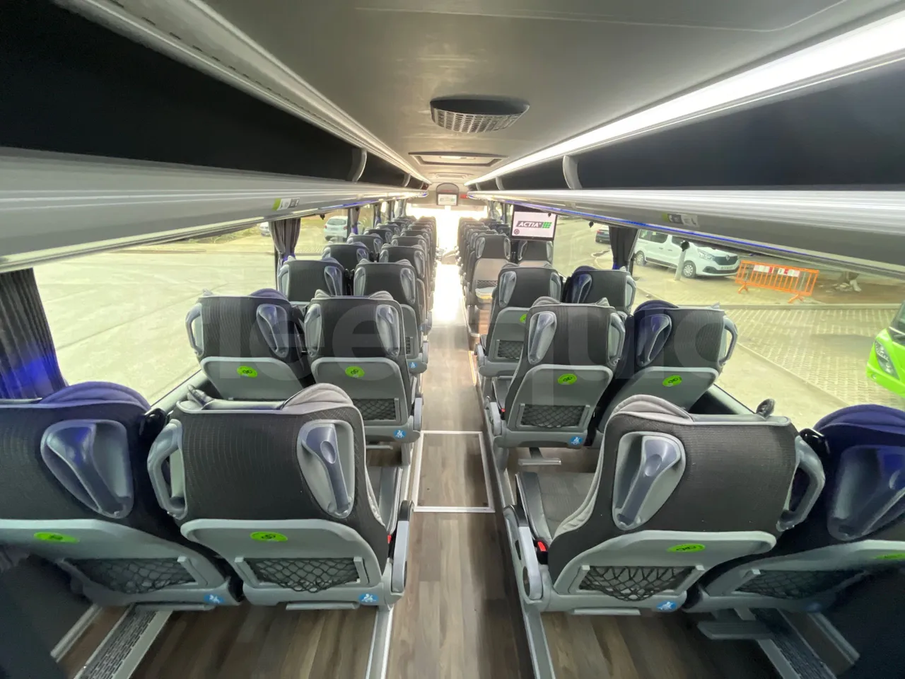 Man Lion's Coach JOACZ - Euro6 - 309kW - 12.101mt - forward view all seats last row height