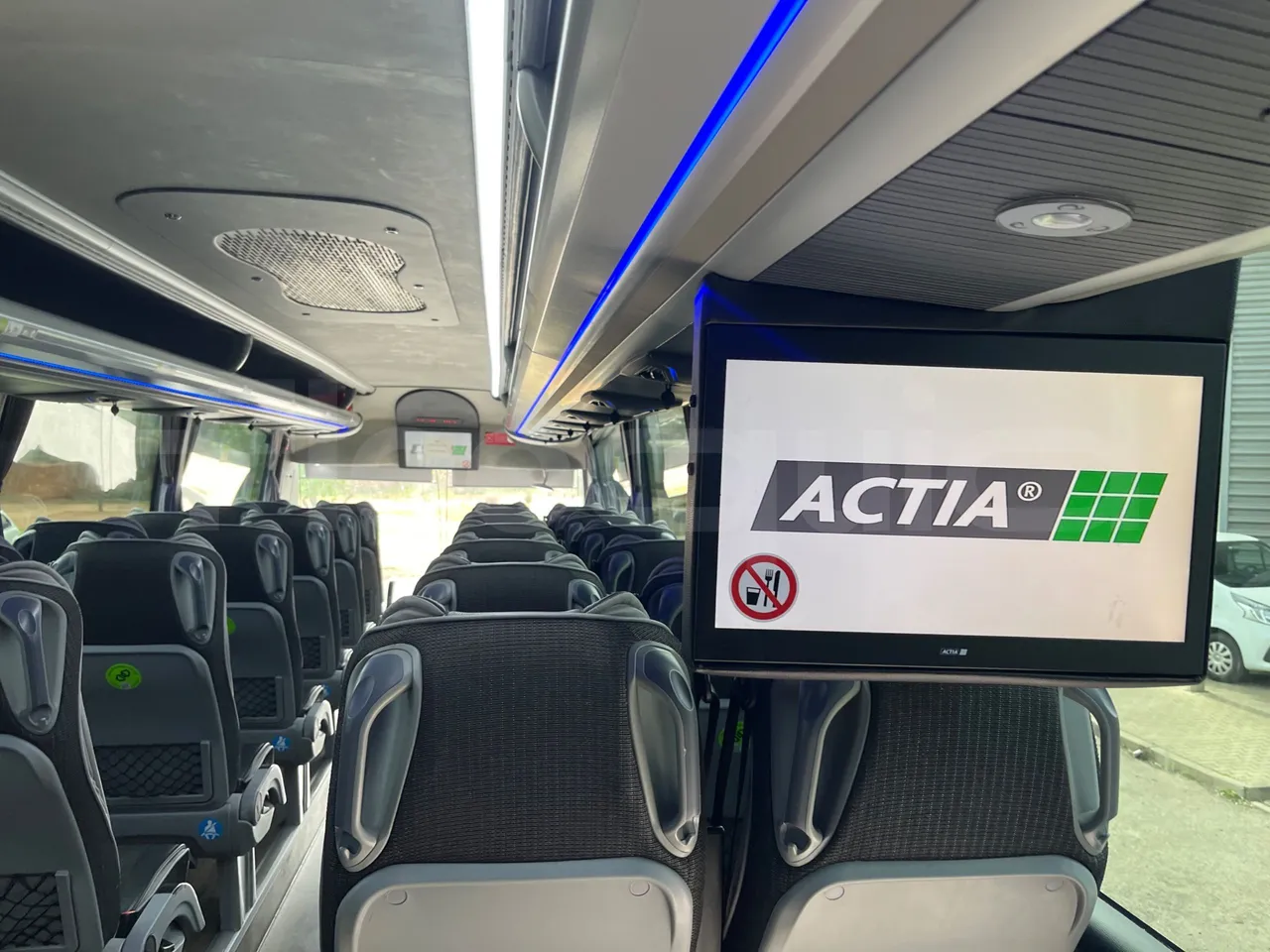 Man Lion's Coach JOACZ - Euro6 - 309kW - 12.101mt - monitor detail photo