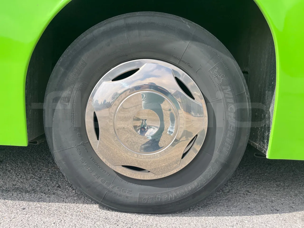 Man Lion's Coach JOACZ - Euro6 - 309kW - 12.101mt - tread condition front tires left