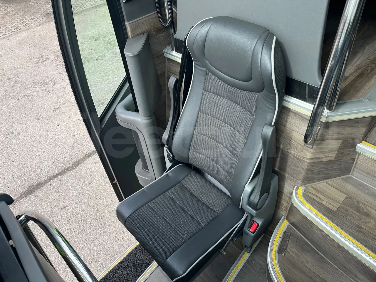 Man Lion's Coach JOACZ - Euro6 - 309kW - 12.101mt - hostess seat photo