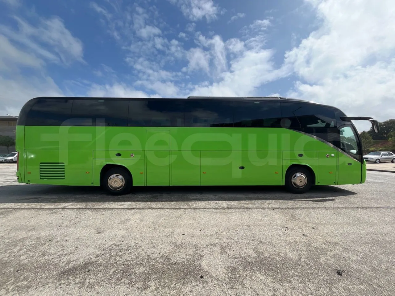 Man Lion's Coach JOACZ - Euro6 - 309kW - 12.101mt - right side doors closed