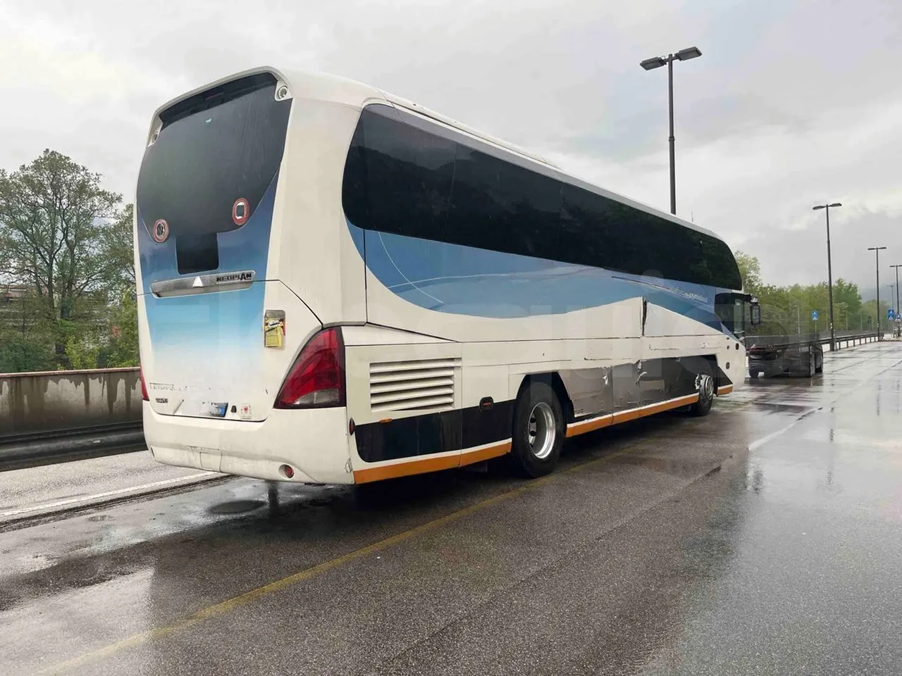 Neoplan Cityliner P14 - Euro6 - 324kW - 12.240mt - 3/4 right rear doors closed