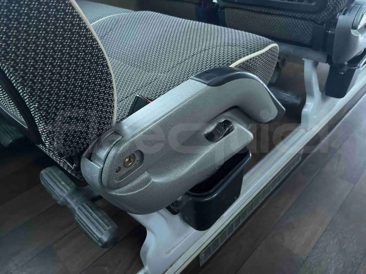 Neoplan Cityliner P14 - Euro6 - 324kW - 12.240mt - armrest detail photo