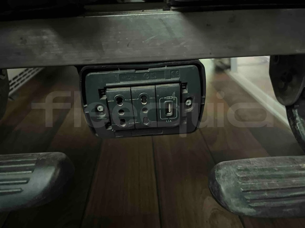 Neoplan Cityliner P14 - Euro6 - 324kW - 12.240mt - usb charging detail