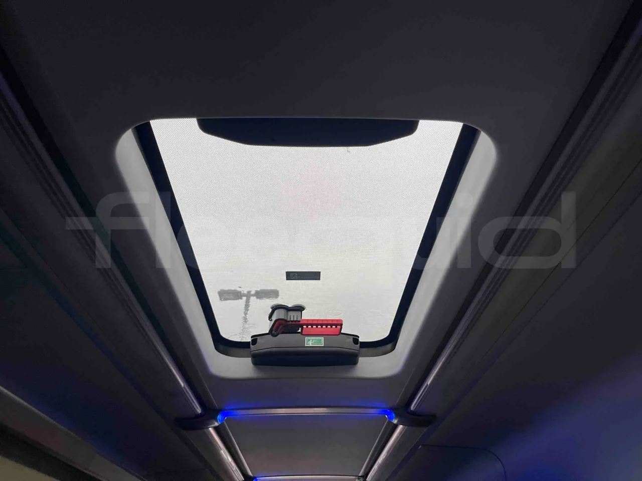 Neoplan Cityliner P14 - Euro6 - 324kW - 12.240mt - roof hatch 1