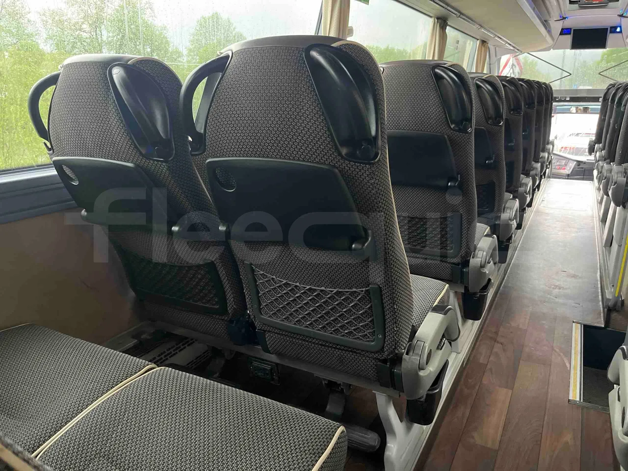 Neoplan Cityliner P14 - Euro6 - 324kW - 12.240mt - forward view middle aisle