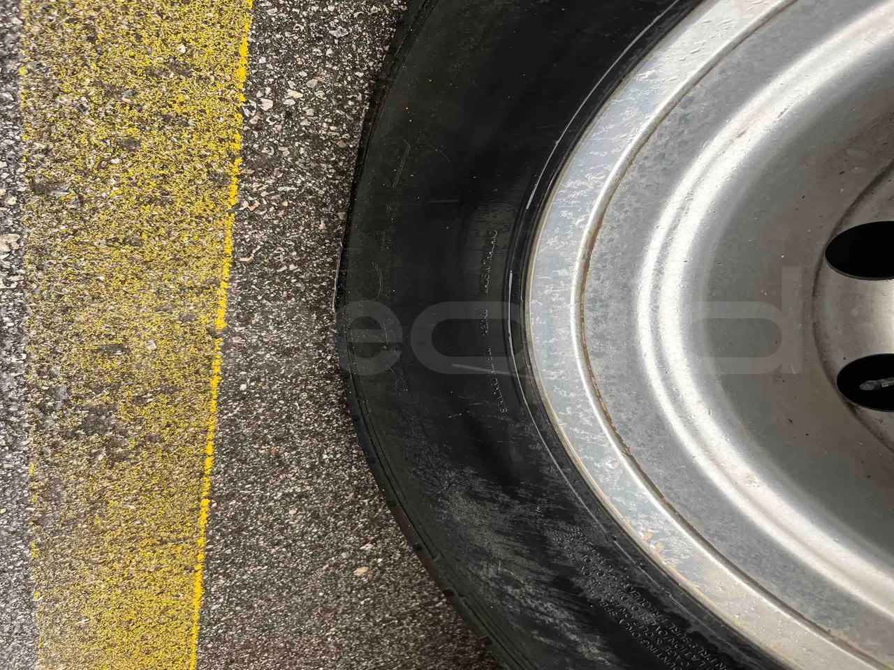 Neoplan Cityliner P14 - Euro6 - 324kW - 12.240mt - tread condition front tires right