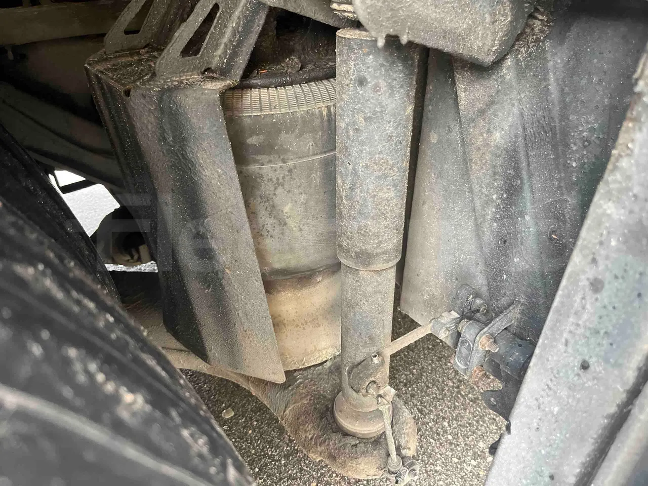 Neoplan Cityliner P14 - Euro6 - 324kW - 12.240mt - axel 3 shock absorbers 1 right