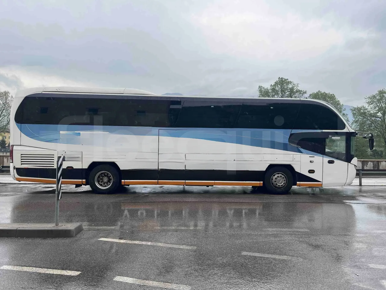 Neoplan Cityliner P14 - Euro6 - 324kW - 12.240mt - right side doors closed