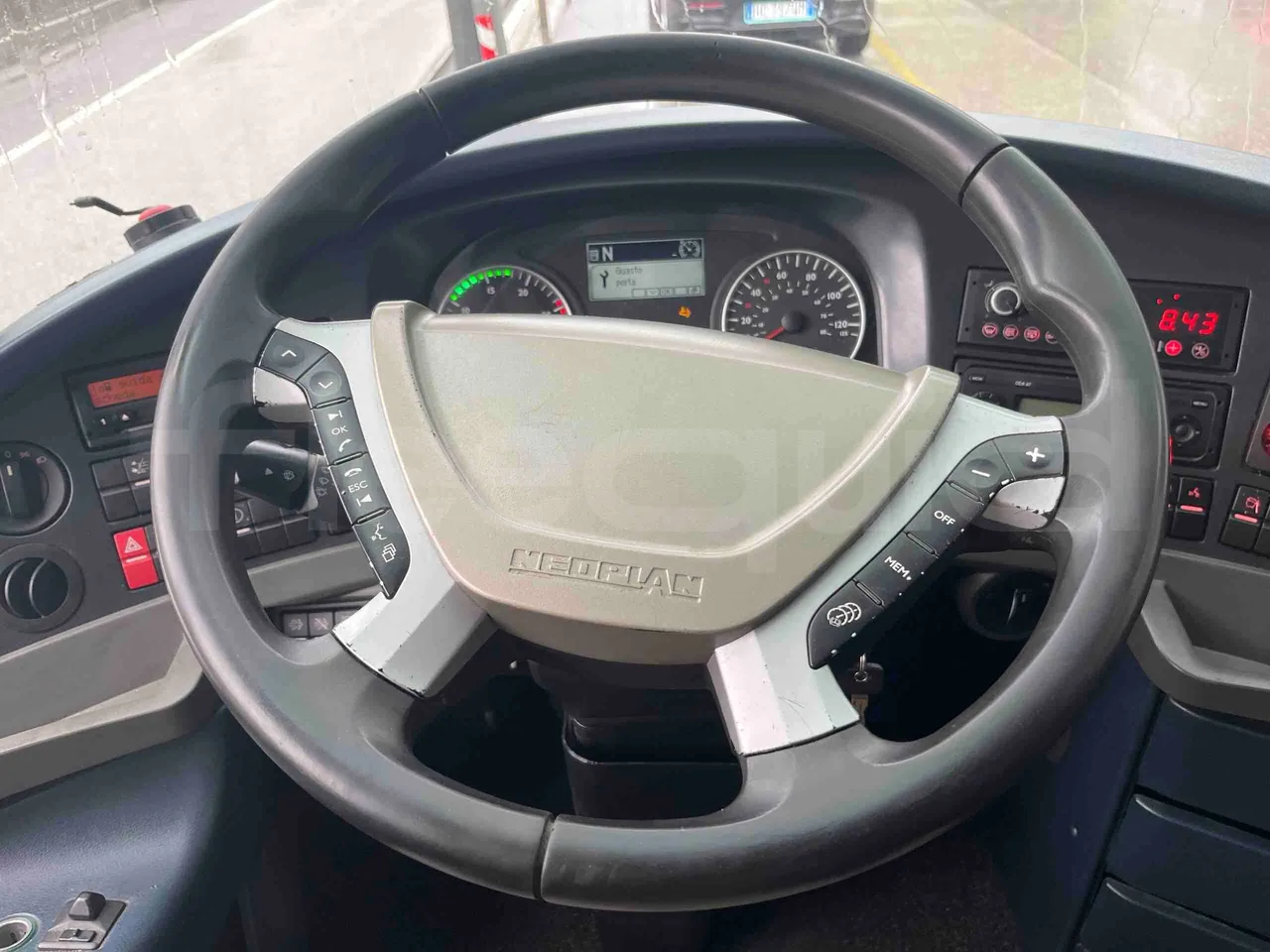 Neoplan Cityliner P14 - Euro6 - 324kW - 12.240mt - steering wheel photo
