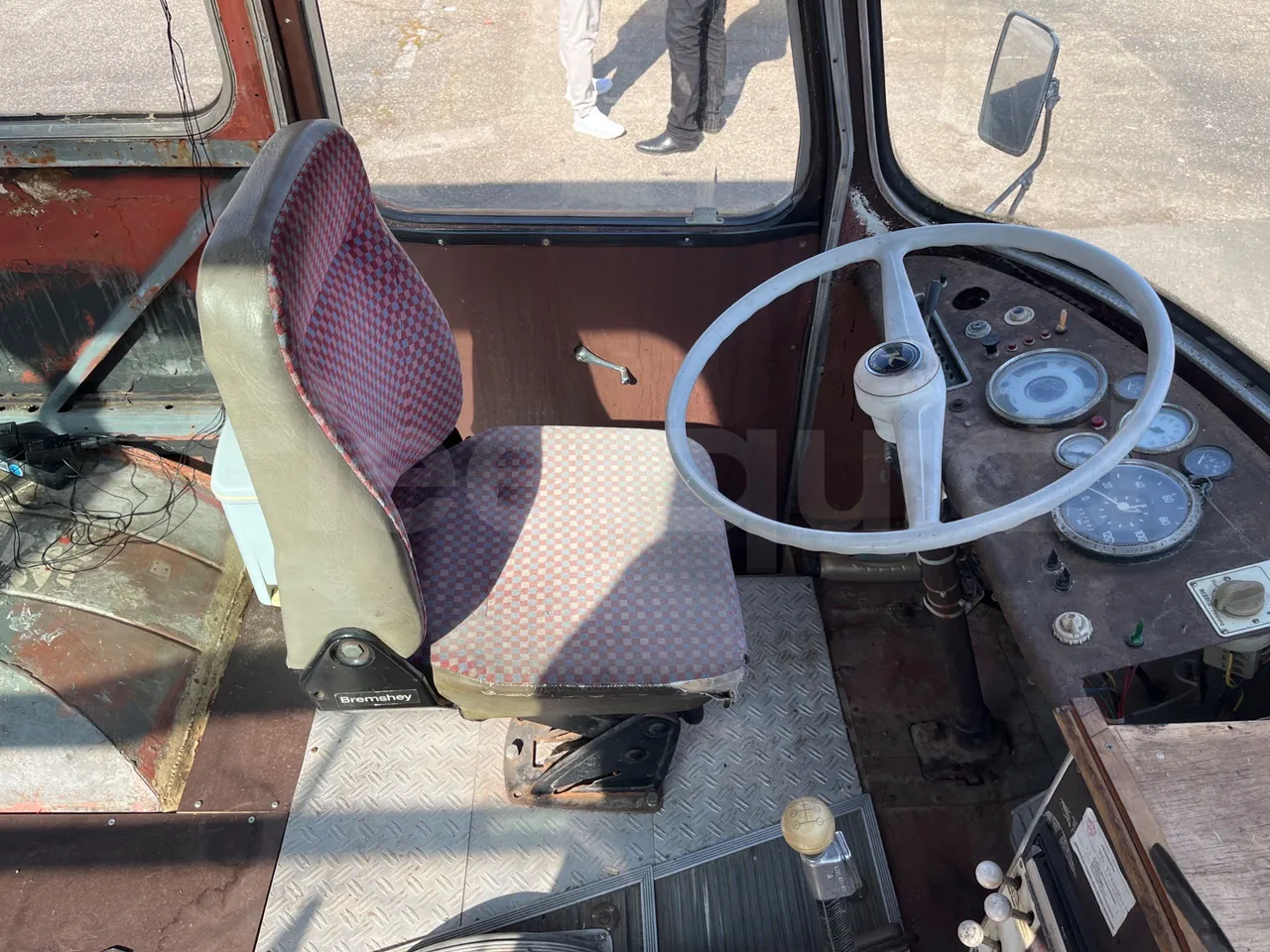 Setra S10 S10 -EUR0 -97kW-7.500m - driver's seat photo