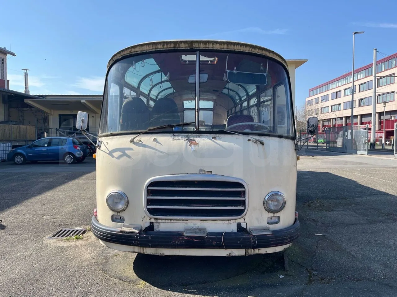 Setra S10 S10 -EUR0 -97kW-7.500m - front photo